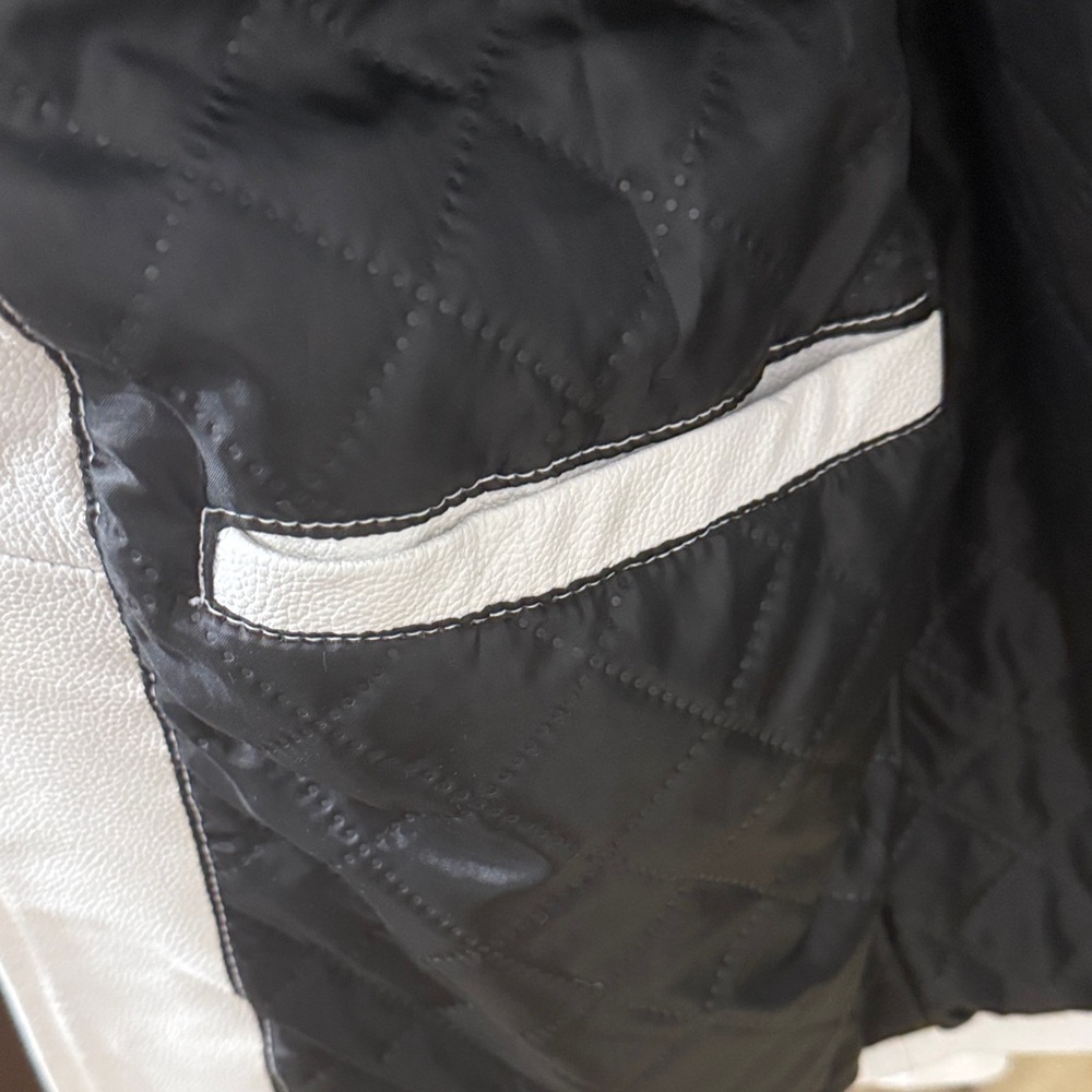 Vintage Women White Leather Racing Jacket with Patches - Picture 3 of 13
